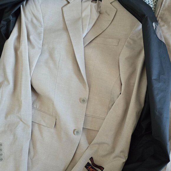 Beige Suit and pant set - Picture 2 of 3